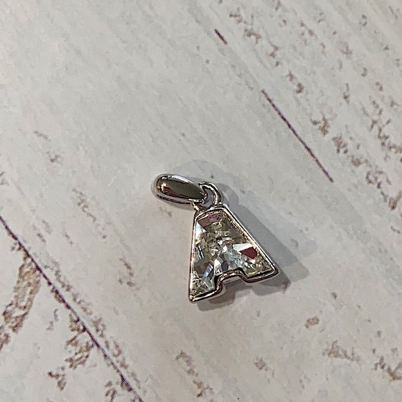 Personalize Swarovski alphabet pendant necklace - Picture 11 of 11